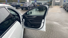 Jaguar XE 2.0 D200 R-Dynamic SE 4dr Auto Diesel Saloon